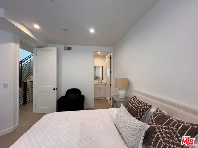 $8,250 | 8928 Sawyer Street, Unit 3/4, Los Angeles, CA 90034