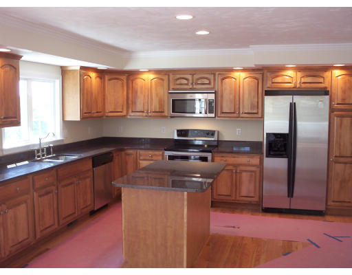 167 Freeman Road Charlton, MA 01507 - Photo 3 of 30