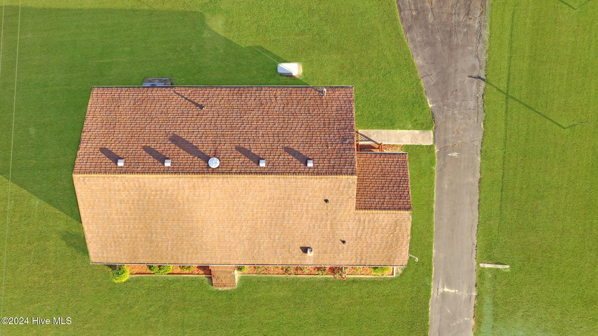 77 Hackley Road Gates, NC 27937 - Photo 4 of 21 roof glance