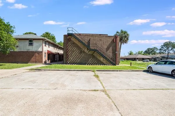 $1,400 | 10821 Roger Drive, Unit A, New Orleans, LA 70127