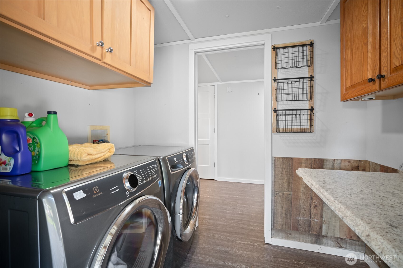 6978 Hannegan Road Lynden, WA 98264 - Photo 28 of 37 a utility room with dryer and washer
