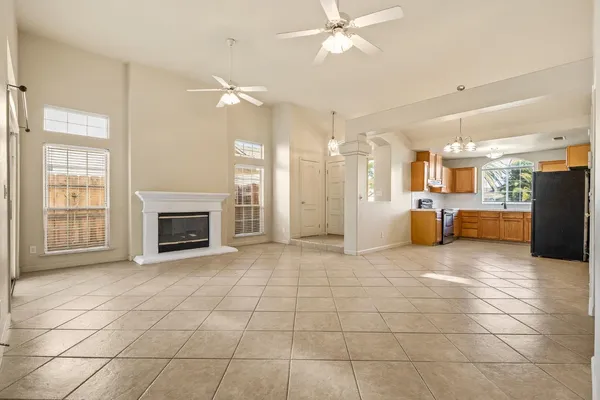 $383,000 | 988 Ramona Avenue, Clovis, CA 93727