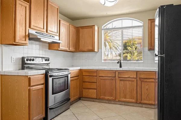 $383,000 | 988 Ramona Avenue, Clovis, CA 93727