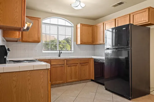 $383,000 | 988 Ramona Avenue, Clovis, CA 93727