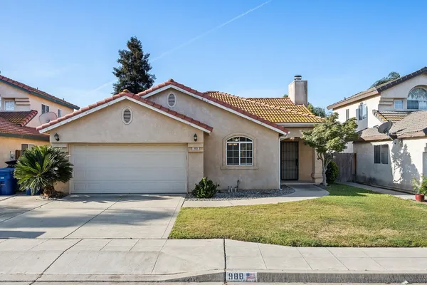$383,000 | 988 Ramona Avenue, Clovis, CA 93727