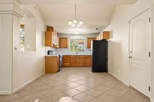 $383,000 | 988 Ramona Avenue, Clovis, CA 93727