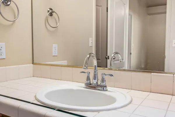 $383,000 | 988 Ramona Avenue, Clovis, CA 93727