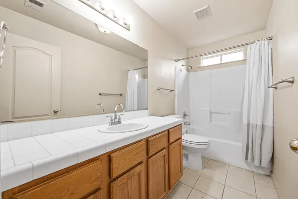 $383,000 | 988 Ramona Avenue, Clovis, CA 93727