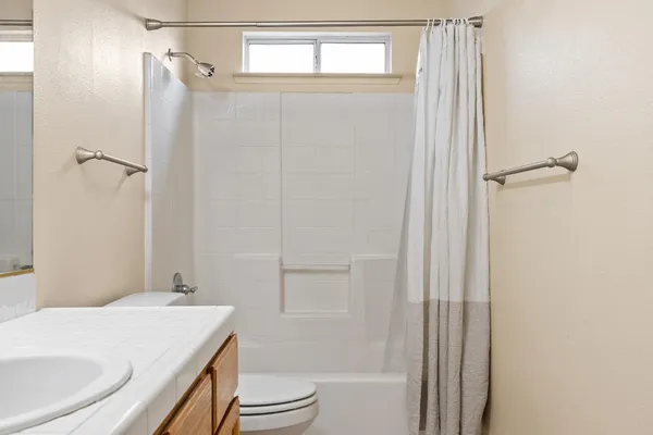 $383,000 | 988 Ramona Avenue, Clovis, CA 93727