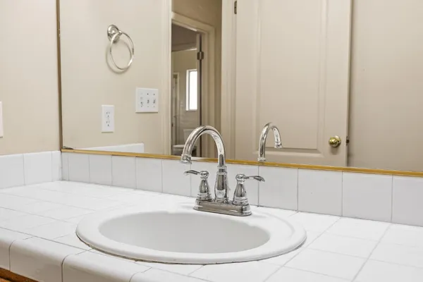 $383,000 | 988 Ramona Avenue, Clovis, CA 93727