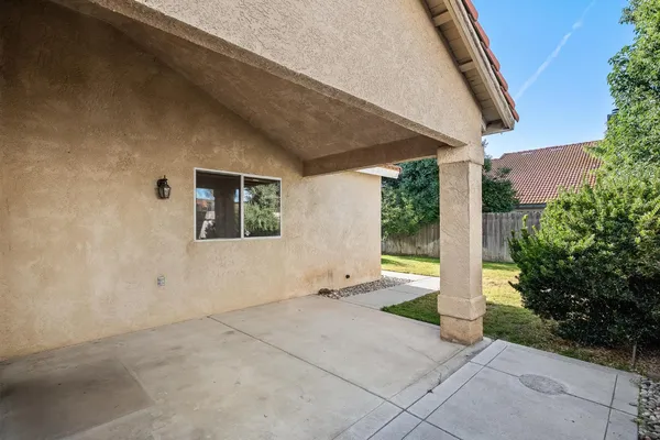 $383,000 | 988 Ramona Avenue, Clovis, CA 93727