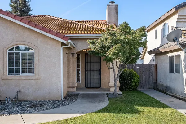 $383,000 | 988 Ramona Avenue, Clovis, CA 93727