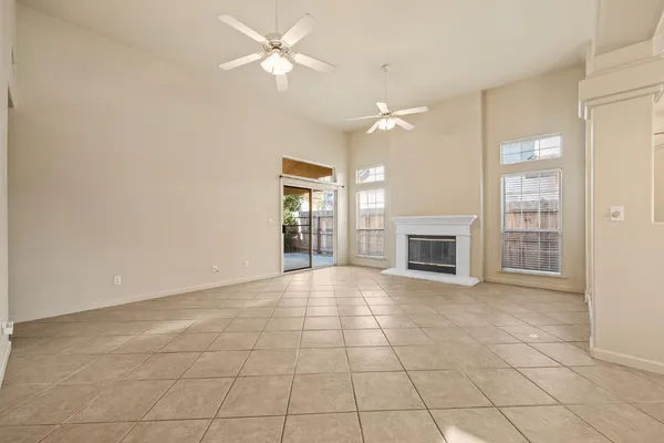 $383,000 | 988 Ramona Avenue, Clovis, CA 93727