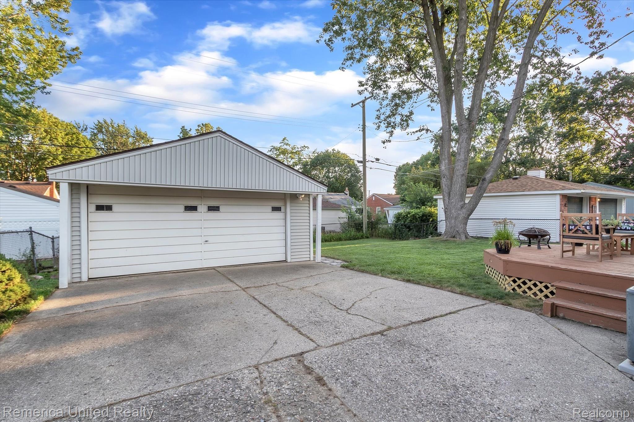 31577 Marblehead Road Farmington, MI 48336 - Photo 44 of 44 44-31577-Marblehead-WindowStill-Real-Estate-Photography-44.jpg