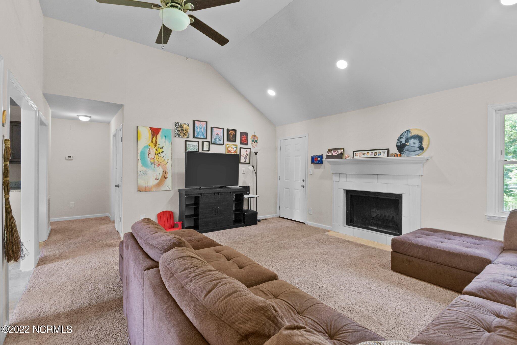 102 Balsam Road Jacksonville, NC 28546 - Photo 18 of 41 28-web-or-mls-DSC06778