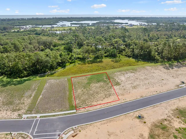 a view of a yard with a park