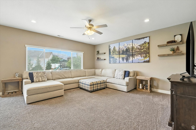 1055 West 2500th Street South Logan, UT 84321 - Photo 7 of 53 Spacious living area