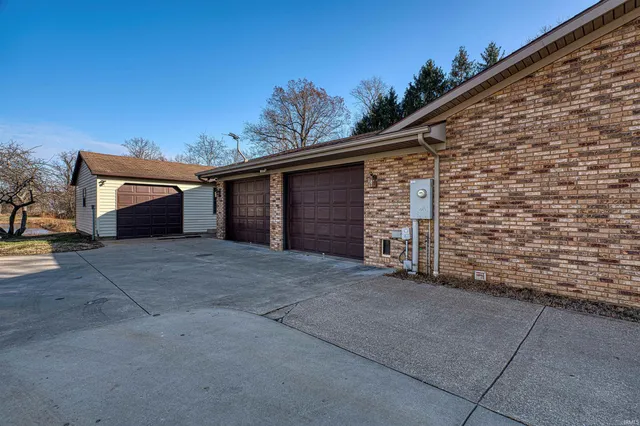 $729,900 | 2923-2925 West Mill Road, Evansville, IN 47720