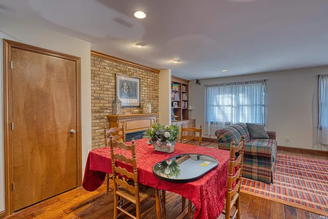 $729,900 | 2923-2925 West Mill Road, Evansville, IN 47720