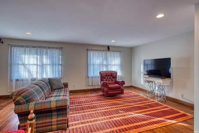 $729,900 | 2923-2925 West Mill Road, Evansville, IN 47720