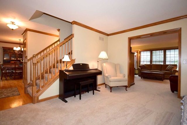 2821 Miller Road Geneva, IL 60134 - Photo 2 of 20