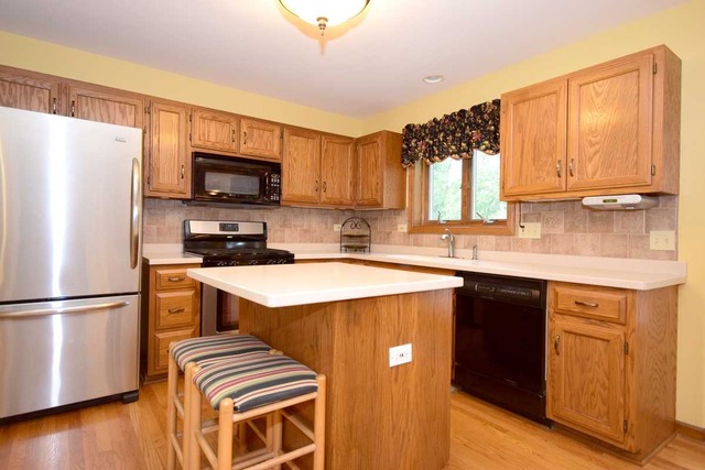 2821 Miller Road Geneva, IL 60134 - Photo 5 of 20