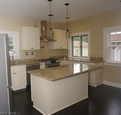 2235 Cranston Road Cleveland, OH 44118 - Photo 2 of 20