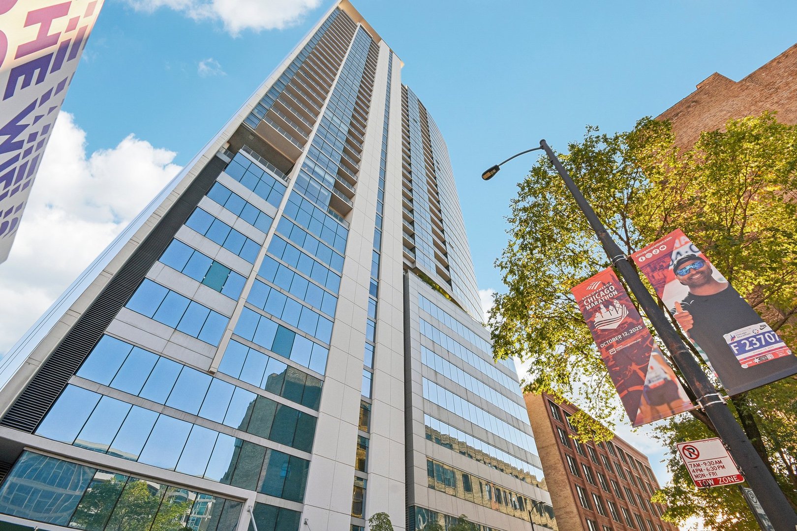 303 West Ohio Street, Unit 3309 Chicago, IL 60654 - Photo 1 of 23 a view of balcony with a potted plant