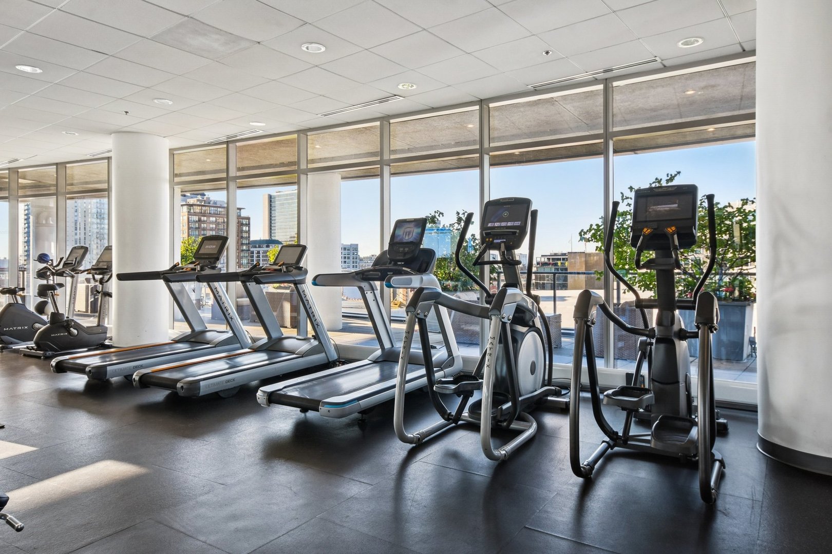 303 West Ohio Street, Unit 3309 Chicago, IL 60654 - Photo 18 of 23 a view of a room with gym equipment