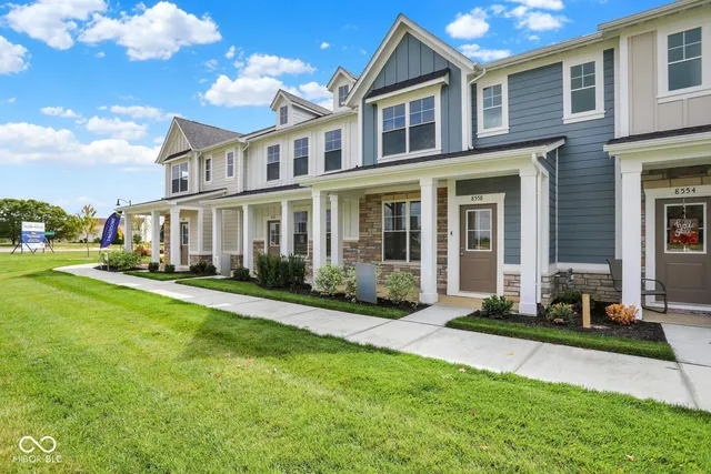 $289,000 | 8558 Goldfinch Road, Brownsburg, IN 46112