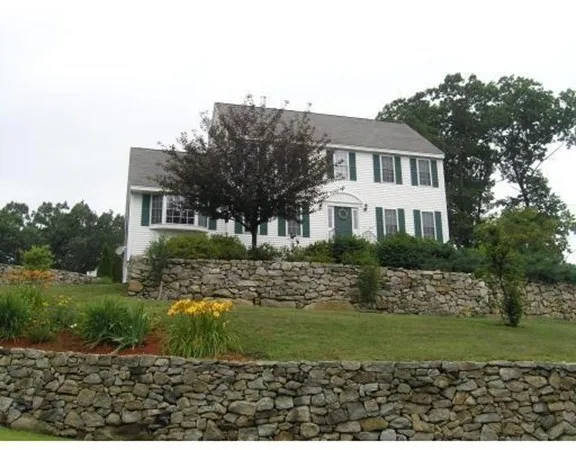 $4,000 | 469 Walnut Street, Shrewsbury, MA 01545
