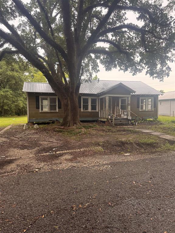 209 Hewitt Street, Unit 1 Welsh, LA 70591 - Photo 2 of 11