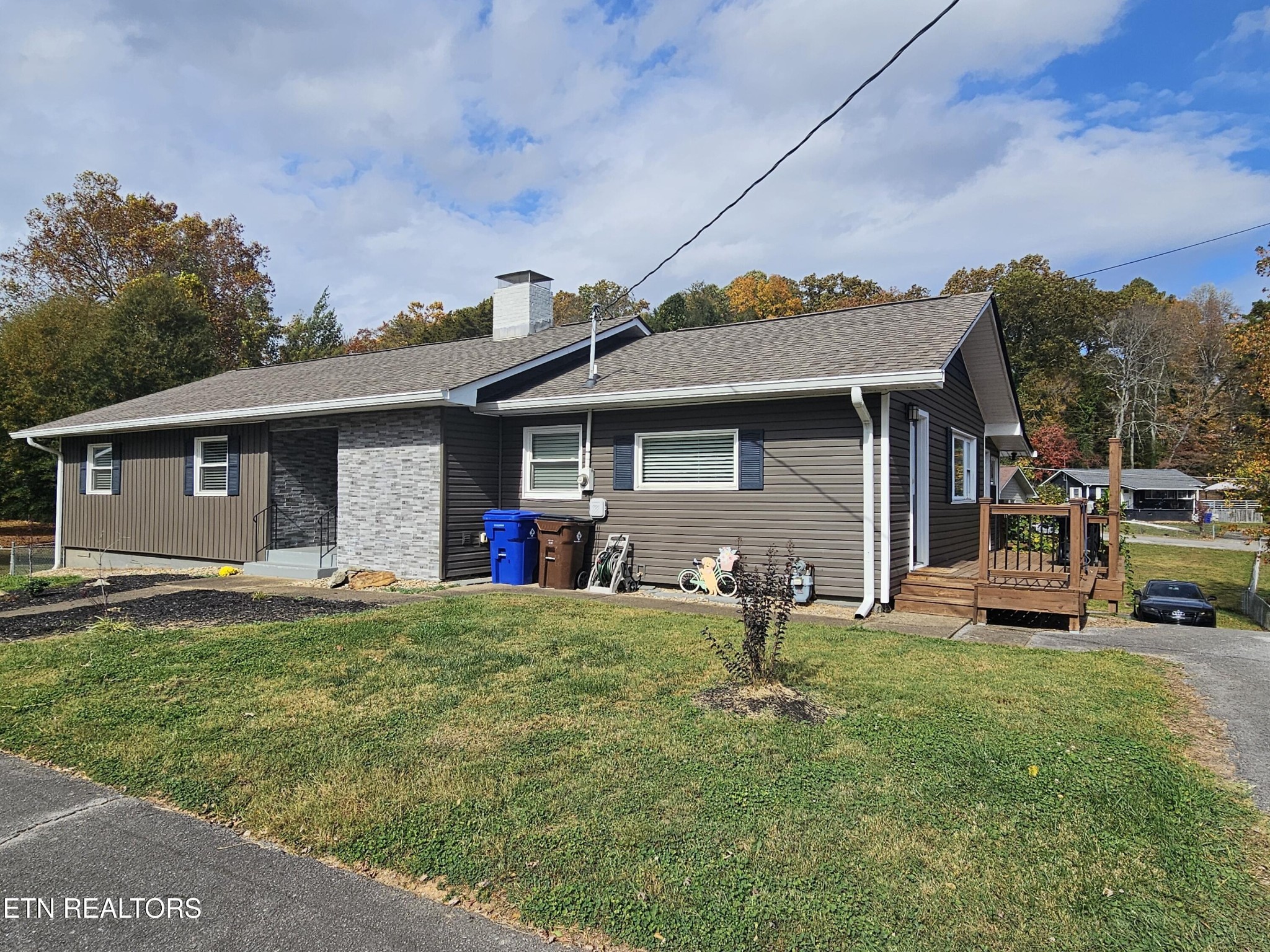 104 Thayer Lane Oak Ridge, TN 37830 - Photo 1 of 38
