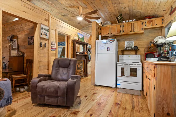 $575,000 | 9112 Highway 41, Ringgold, GA 30736