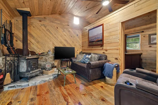 $575,000 | 9112 Highway 41, Ringgold, GA 30736