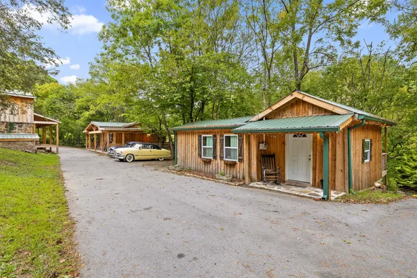 $575,000 | 9112 Highway 41, Ringgold, GA 30736