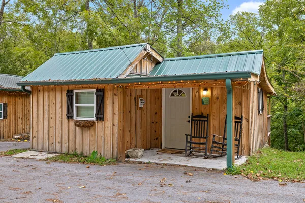$575,000 | 9112 Highway 41, Ringgold, GA 30736