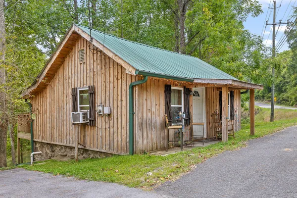 $575,000 | 9112 Highway 41, Ringgold, GA 30736
