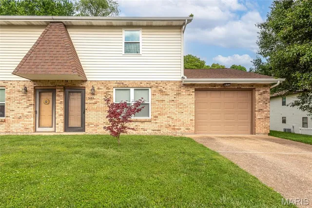 $175,000 | 518 Bargraves Boulevard, Unit B, Troy, IL 62294