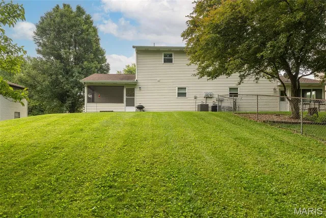 $175,000 | 518 Bargraves Boulevard, Unit B, Troy, IL 62294