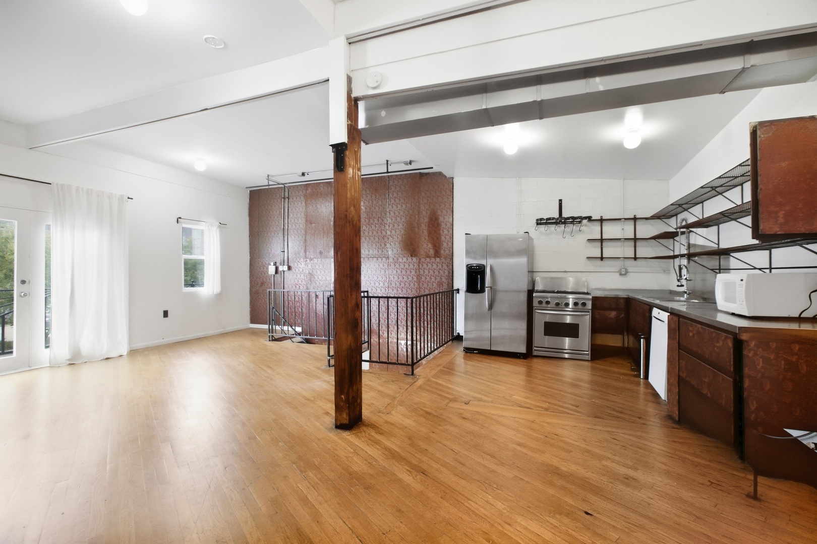 1111 West Randolph Street, Unit 2 Chicago, IL 60607 - Photo 4 of 19 Gallery Image 4