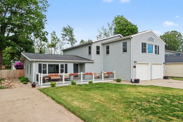 $699,900 | 545 Lake Drive, Coldwater, MI 49036