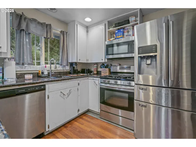 $420,000 | 292 Southeast Academy Street, Dallas, OR 97338