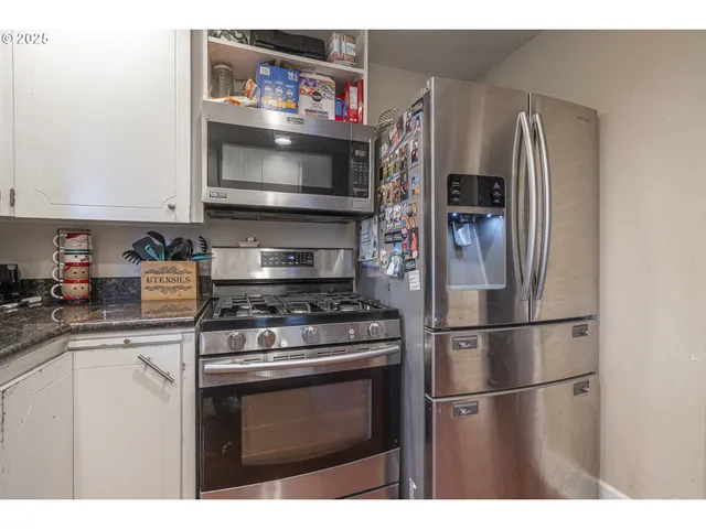 $420,000 | 292 Southeast Academy Street, Dallas, OR 97338