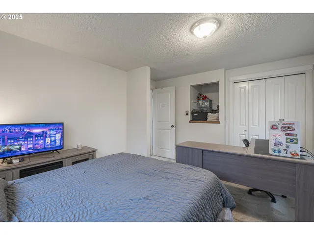 $420,000 | 292 Southeast Academy Street, Dallas, OR 97338