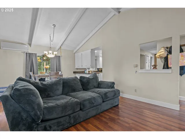 $420,000 | 292 Southeast Academy Street, Dallas, OR 97338