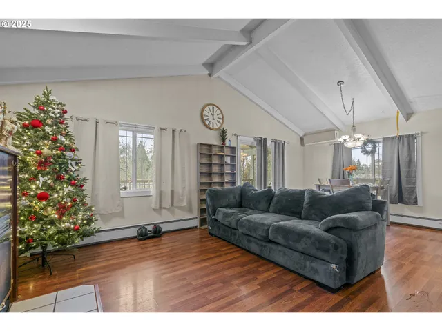 $420,000 | 292 Southeast Academy Street, Dallas, OR 97338