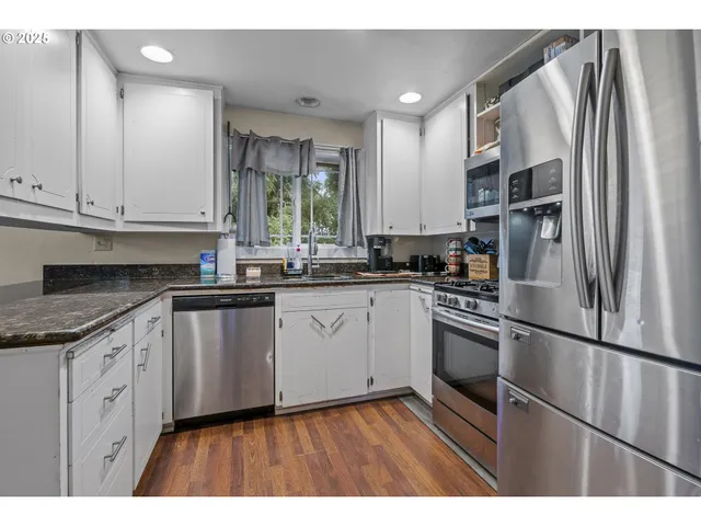 $420,000 | 292 Southeast Academy Street, Dallas, OR 97338