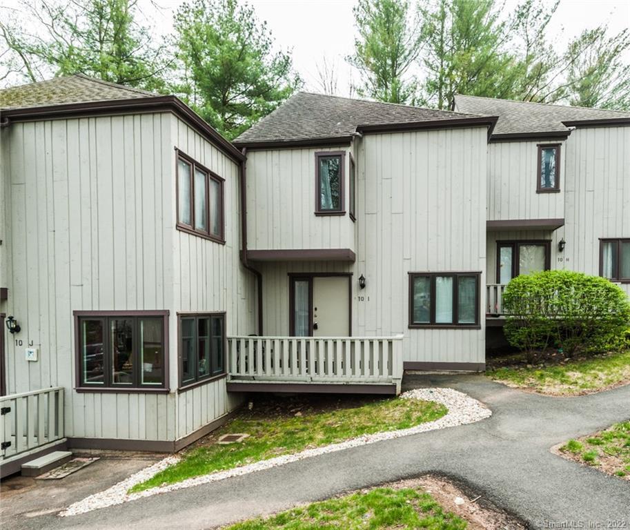 WELCOME TO 10 TALCOTT RIDGE!