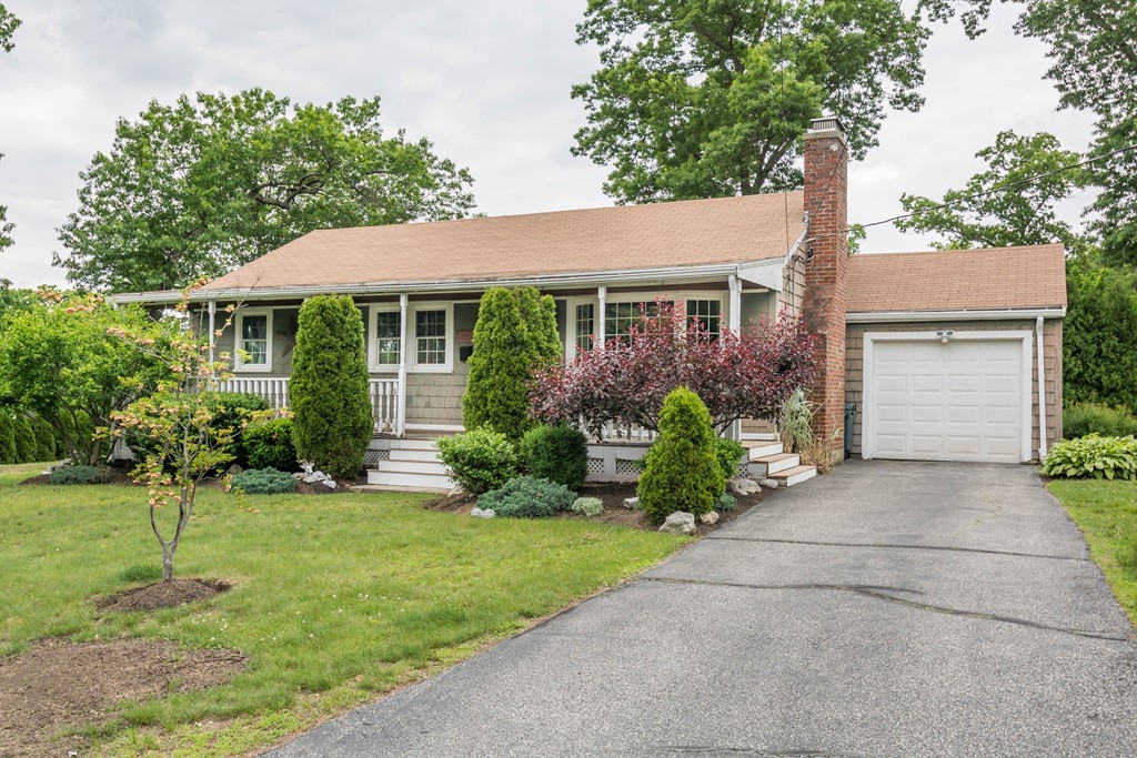 31 Selfridge Road Reading, MA 01867 - Photo 1 of 23 Gallery Image 1
